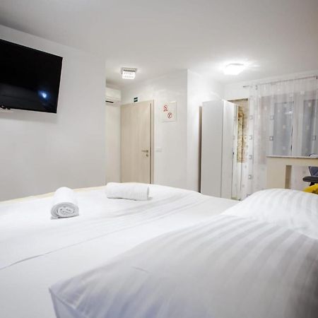 Lions Luxury Rooms สปลิท ภายนอก รูปภาพ