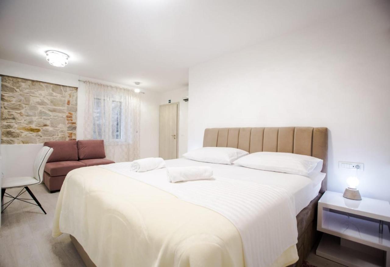 Lions Luxury Rooms สปลิท ภายนอก รูปภาพ