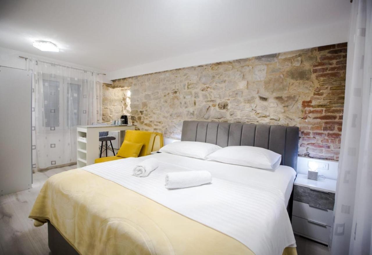 Lions Luxury Rooms สปลิท ภายนอก รูปภาพ