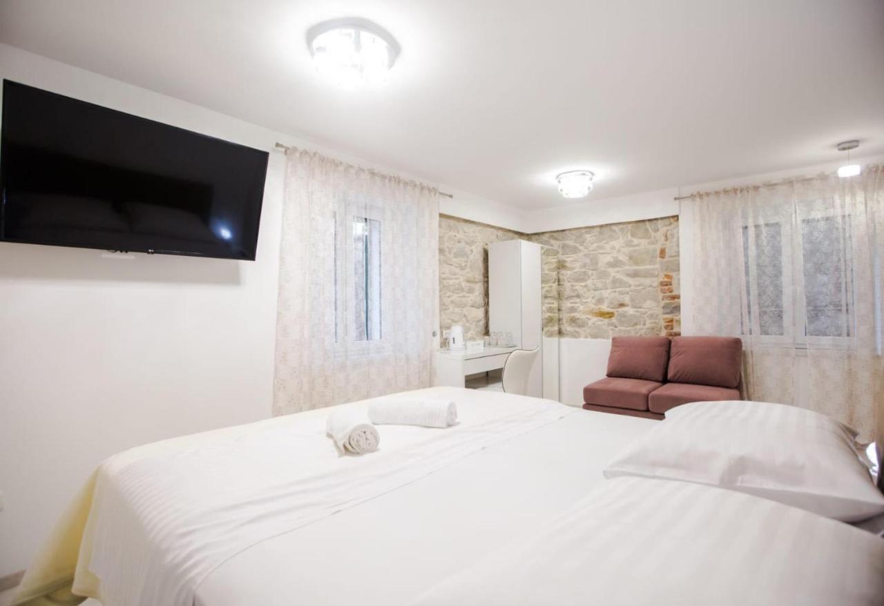Lions Luxury Rooms สปลิท ภายนอก รูปภาพ